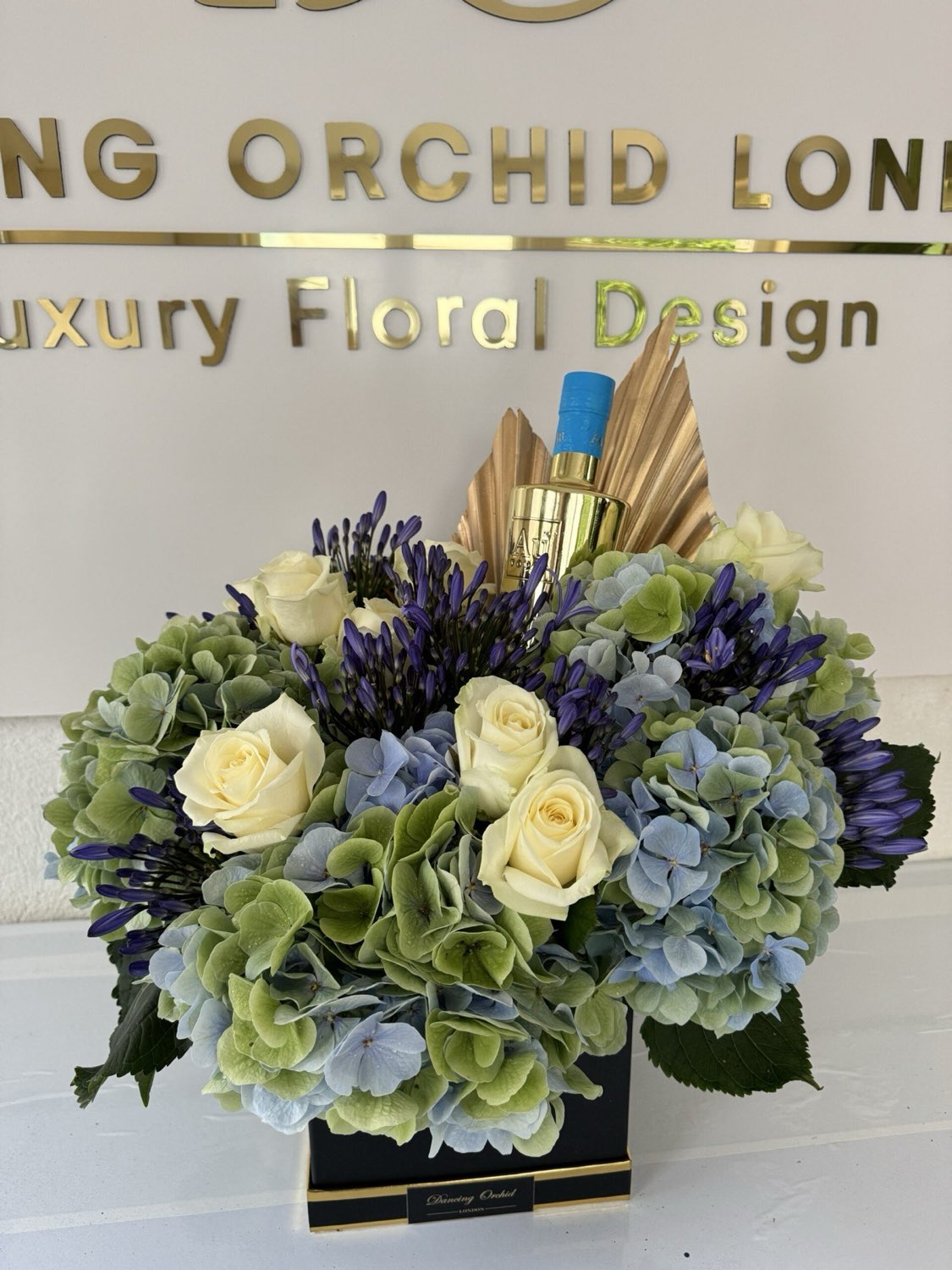 Wedding flowers by Dancing Orchid, North London florist